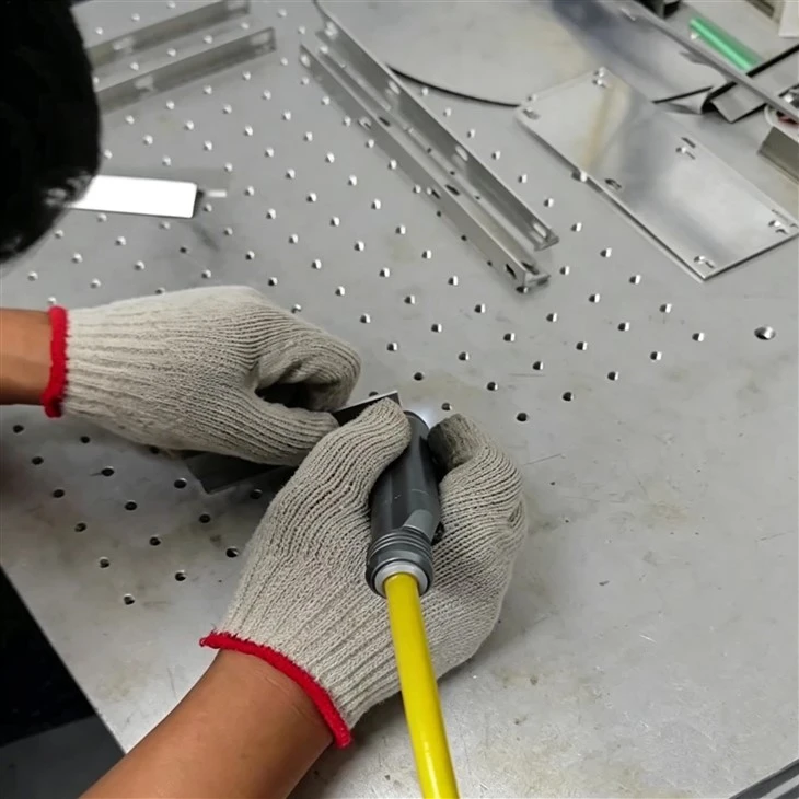 Portable Air-Cooled Handheld Fiber Laser Welding Machine-4 Portable Air-Cooled Handheld Fiber Laser Welding Machine-4